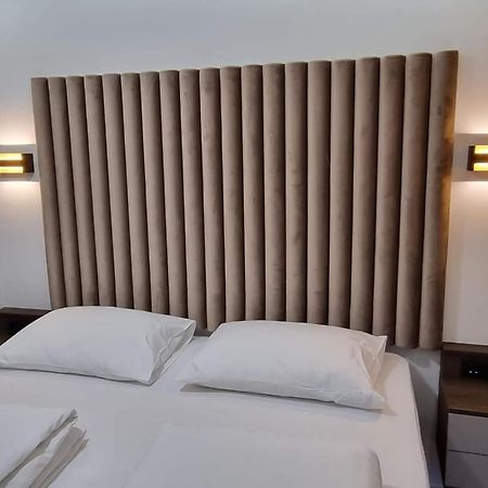 Osijek Luxury Center - Self Check In, Free Private Parking, Ulica Ivana Gundulica 82 Apartment Exterior photo