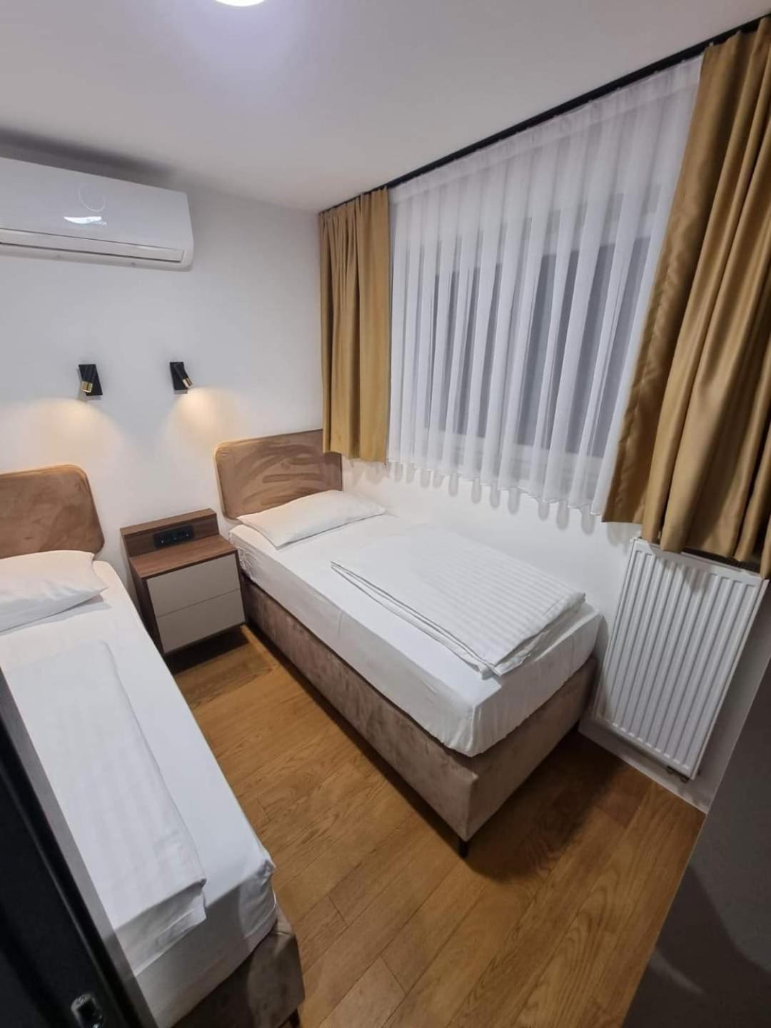 Osijek Luxury Center - Self Check In, Free Private Parking, Ulica Ivana Gundulica 82 Apartment Exterior photo