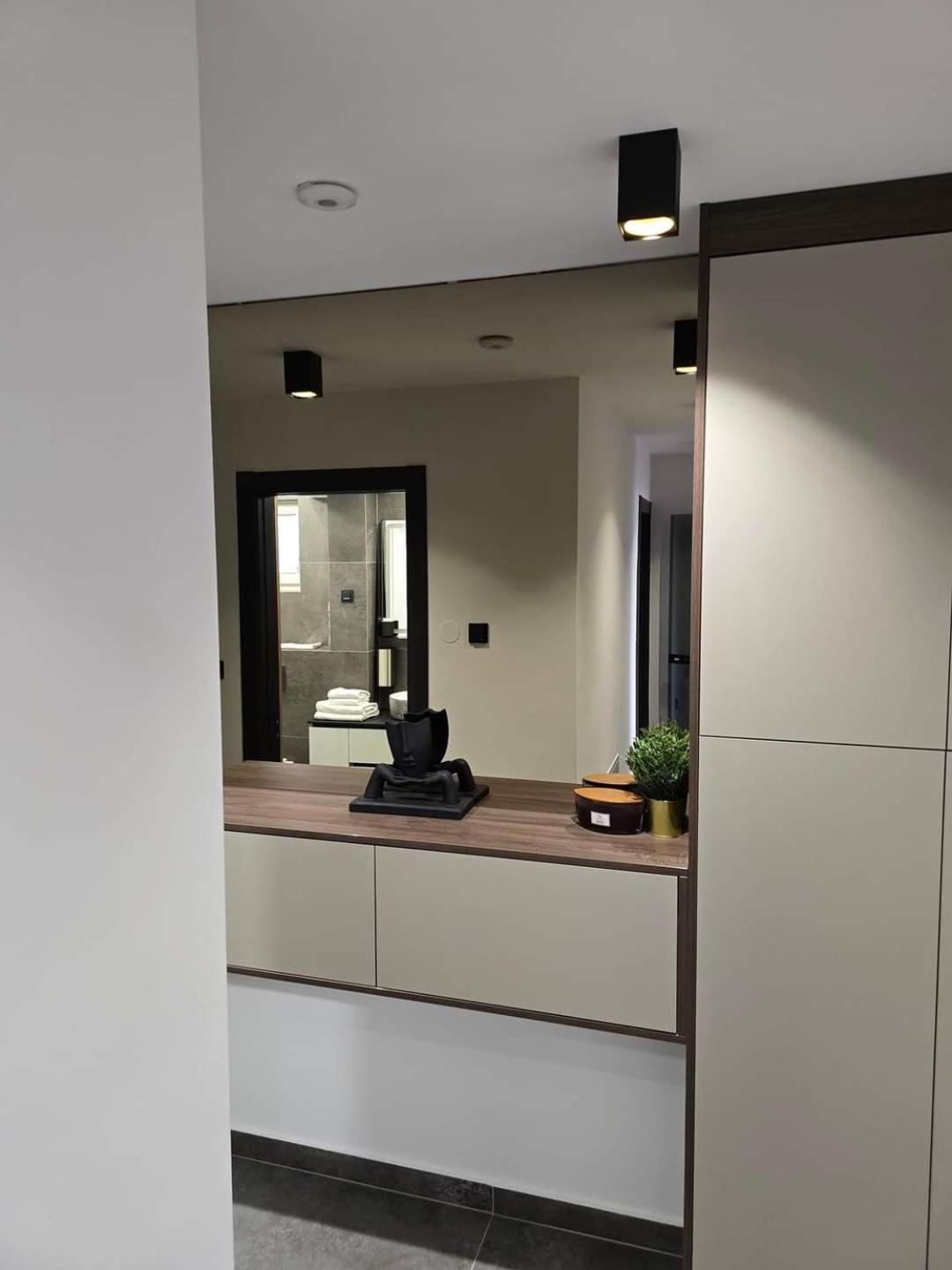 Osijek Luxury Center - Self Check In, Free Private Parking, Ulica Ivana Gundulica 82 Apartment Exterior photo