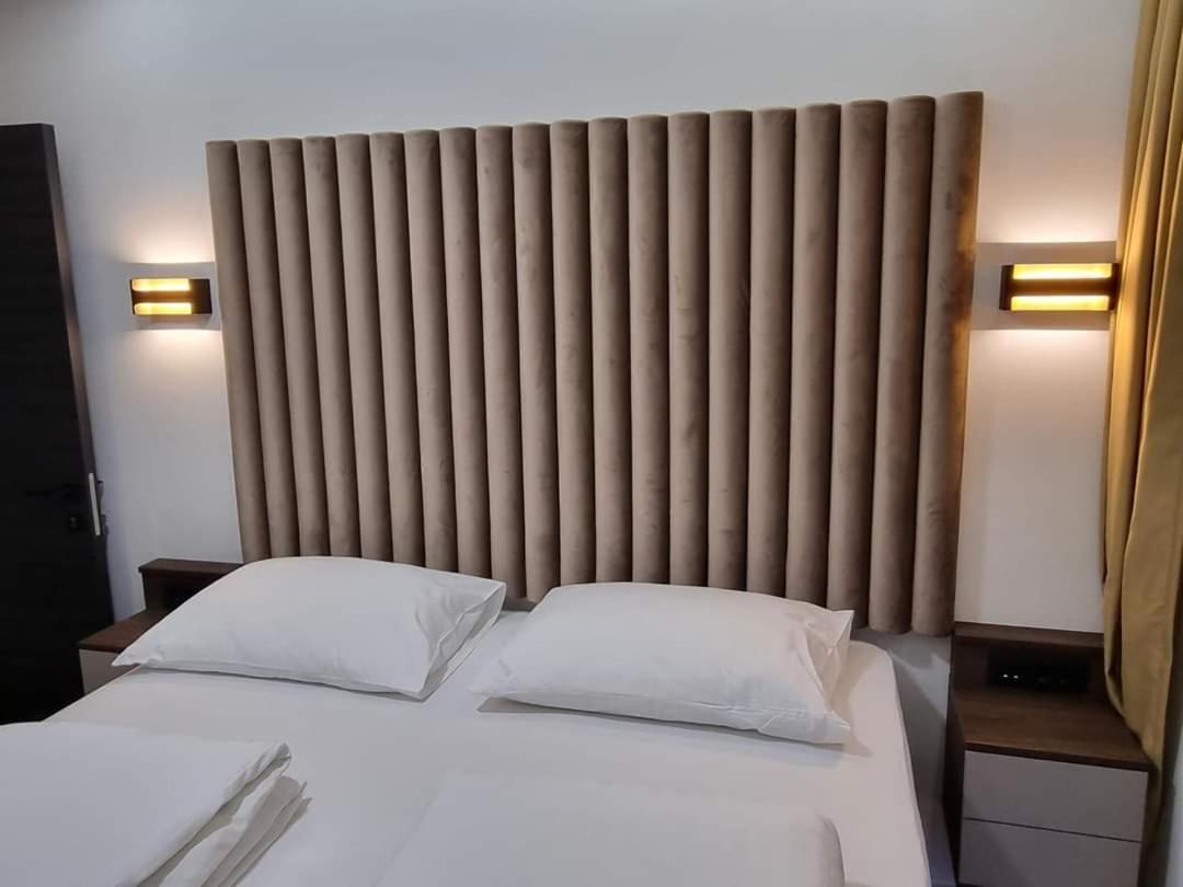 Osijek Luxury Center - Self Check In, Free Private Parking, Ulica Ivana Gundulica 82 Apartment Exterior photo