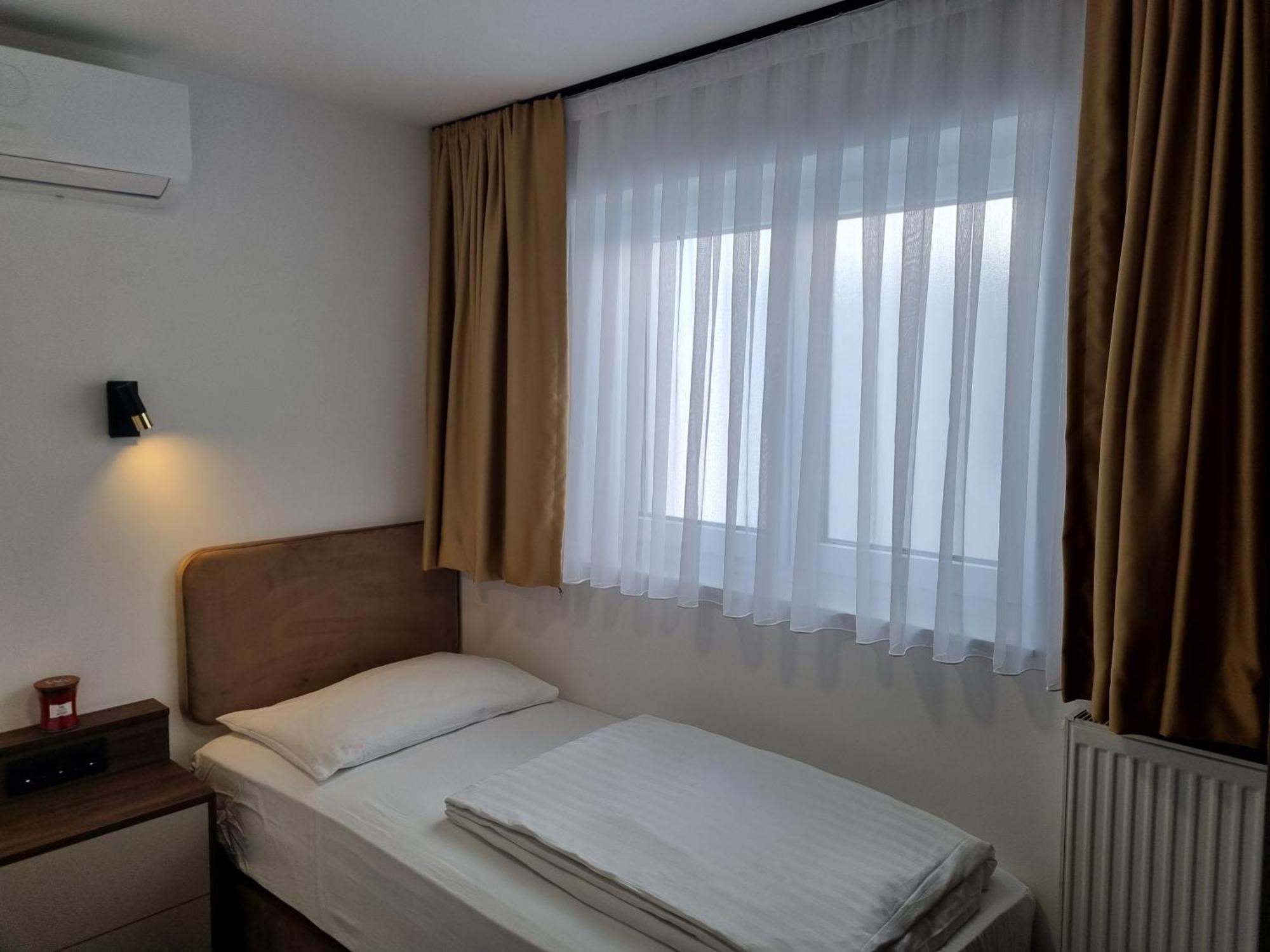 Osijek Luxury Center - Self Check In, Free Private Parking, Ulica Ivana Gundulica 82 Apartment Exterior photo