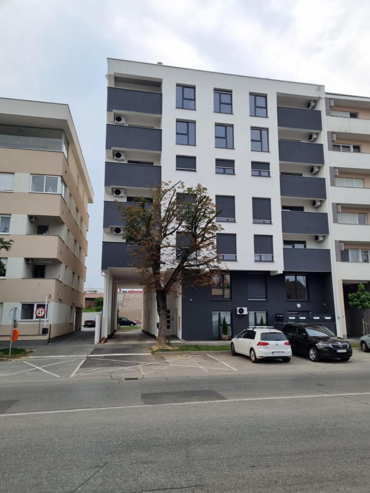 Osijek Luxury Center - Self Check In, Free Private Parking, Ulica Ivana Gundulica 82 Apartment Exterior photo