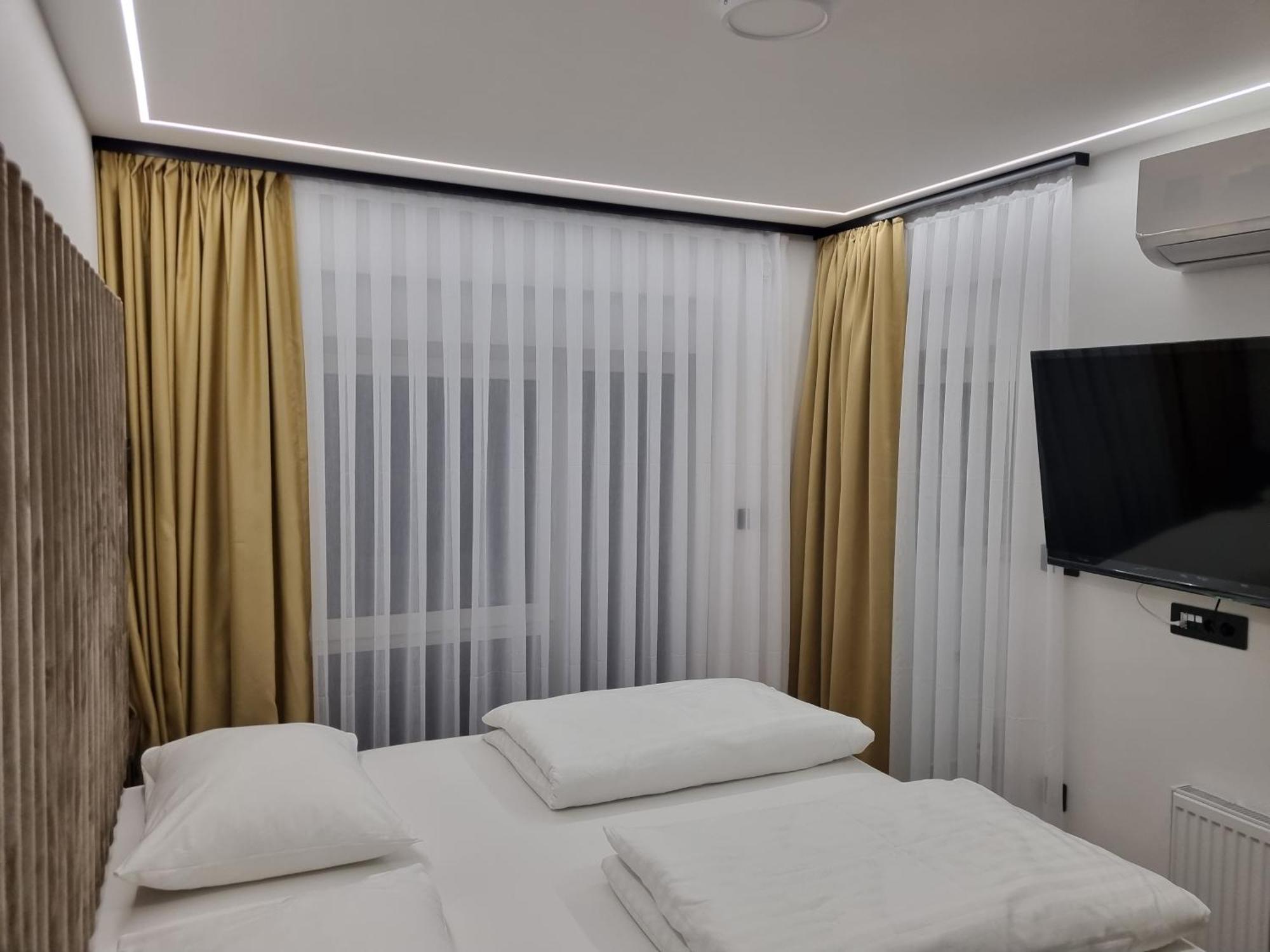 Osijek Luxury Center - Self Check In, Free Private Parking, Ulica Ivana Gundulica 82 Apartment Exterior photo