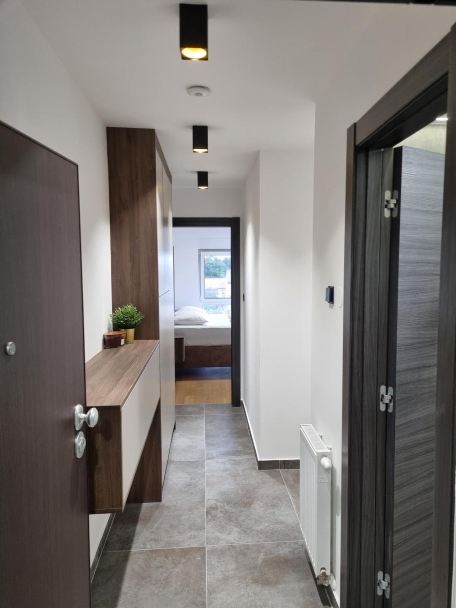 Osijek Luxury Center - Self Check In, Free Private Parking, Ulica Ivana Gundulica 82 Apartment Exterior photo