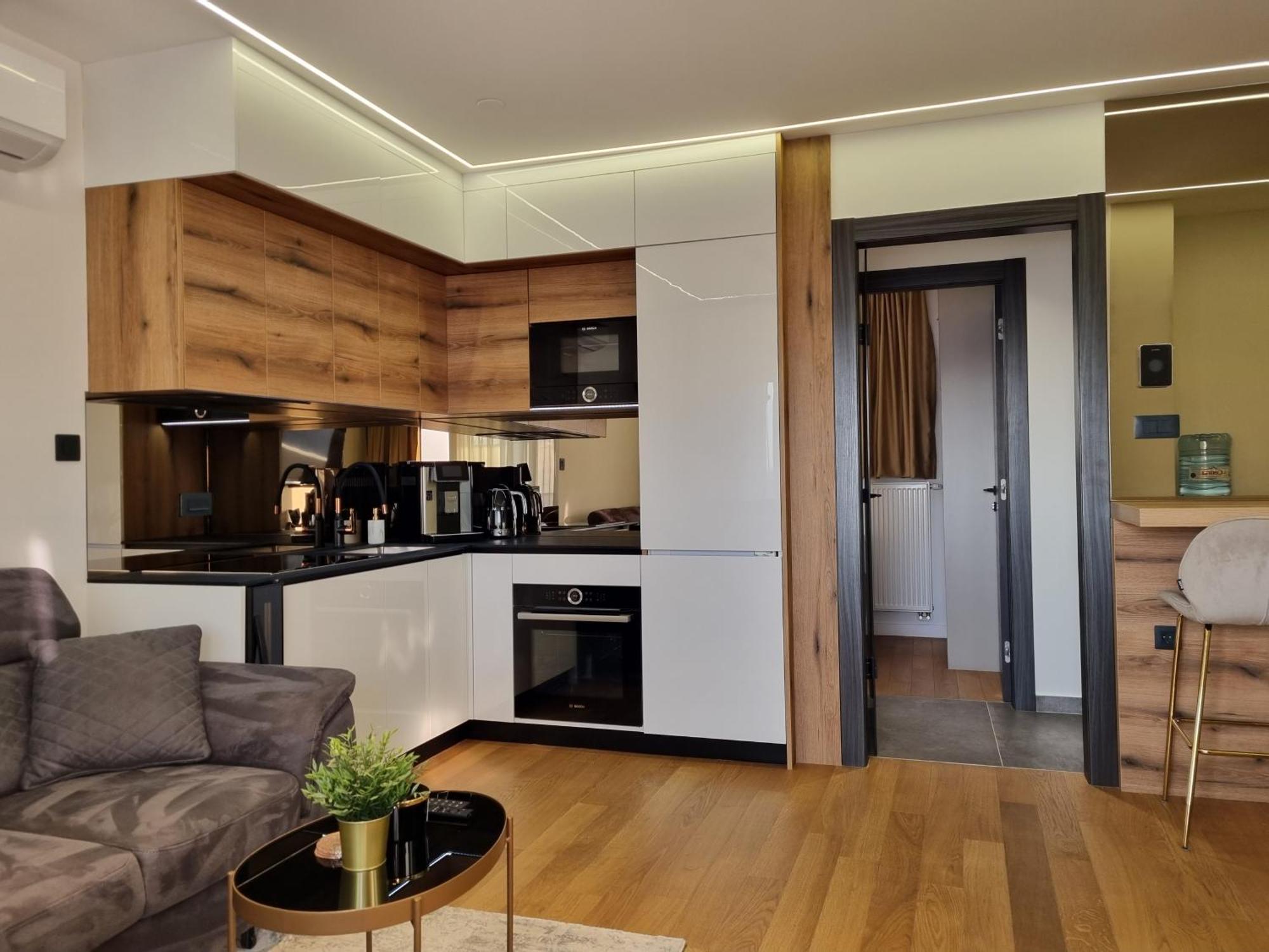 Osijek Luxury Center - Self Check In, Free Private Parking, Ulica Ivana Gundulica 82 Apartment Exterior photo